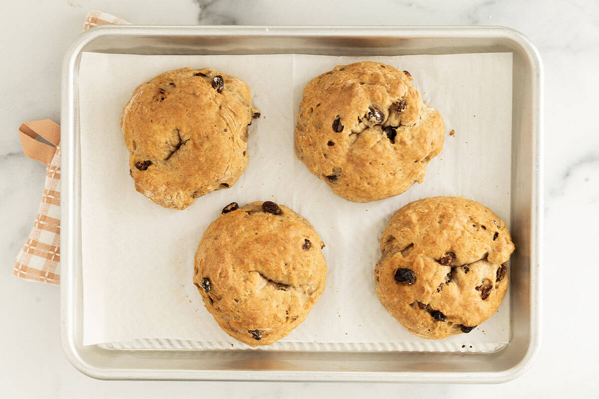 Four-Ingredient Cinnamon Raisin Bagels Offer Nutritional and Economic Advantages for Modern Households