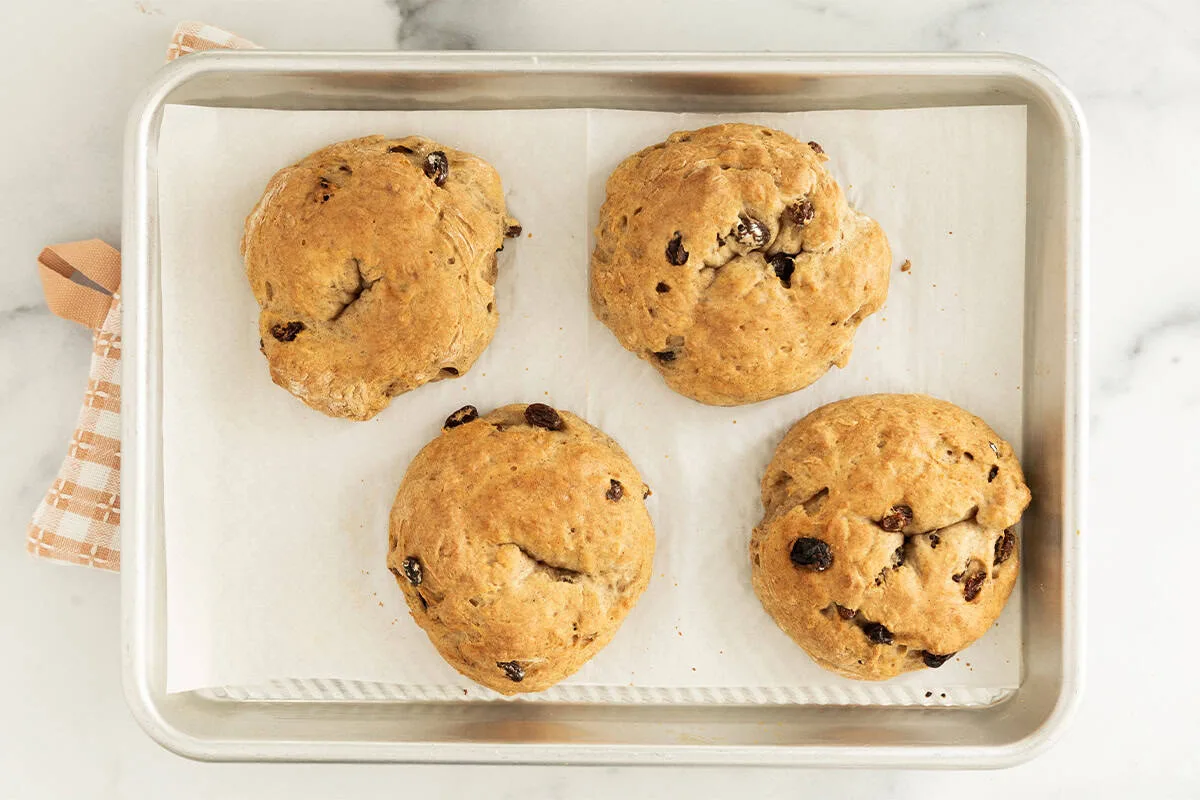 Four-Ingredient Cinnamon Raisin Bagels Offer Nutritional and Economic Advantages for Modern Households