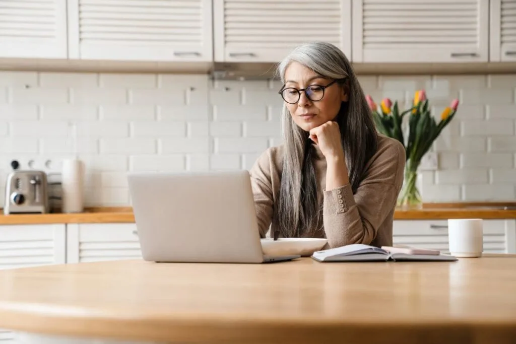 Navigating the Job Market as an Experienced Professional: Companies Embracing Age Diversity and Remote Opportunities